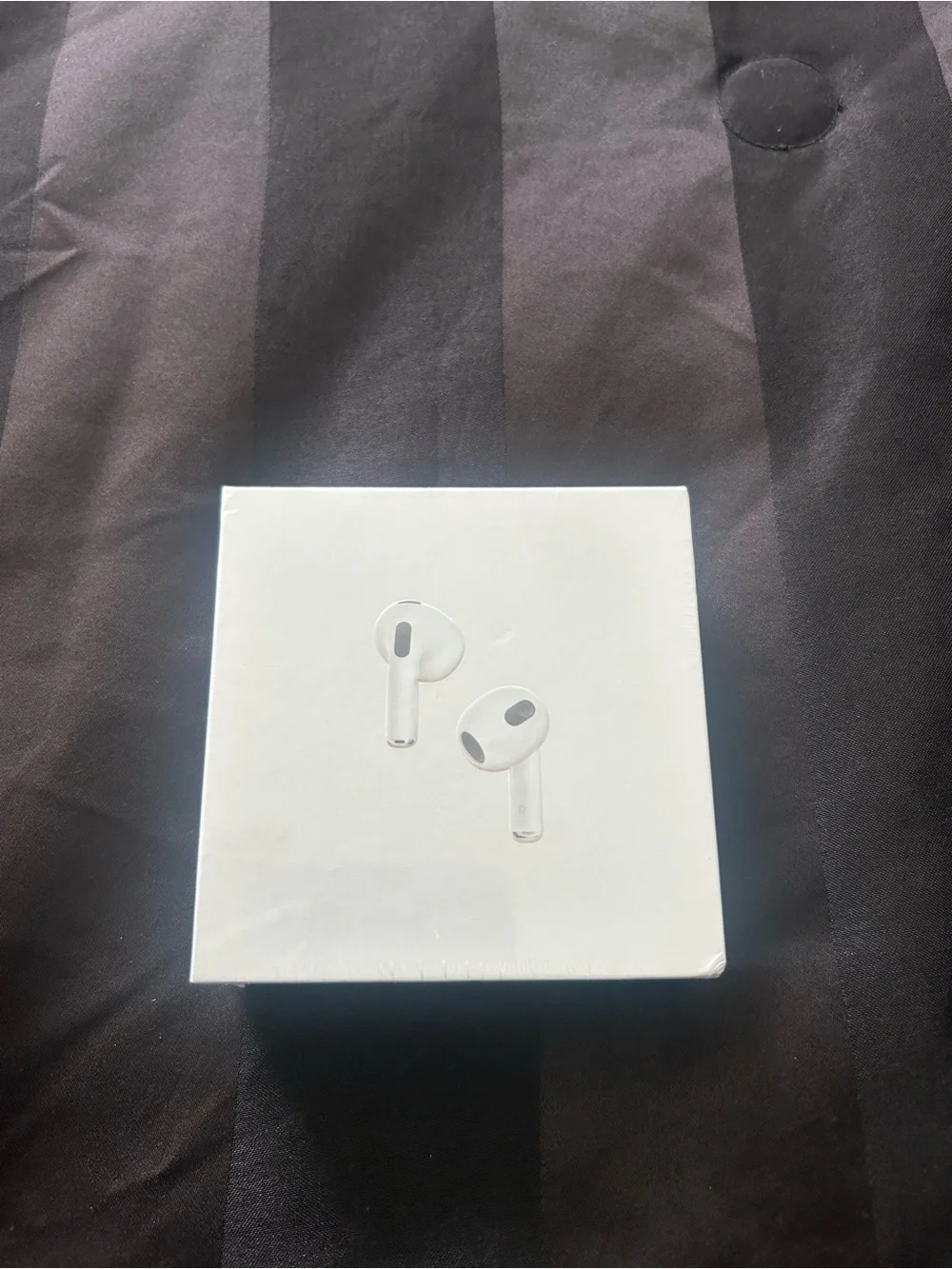 Apple White Wireless Earbuds with Charging Case